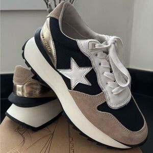 Vintage Havana Stylish Platform Sneakers in Black, Tan, White, and Gold